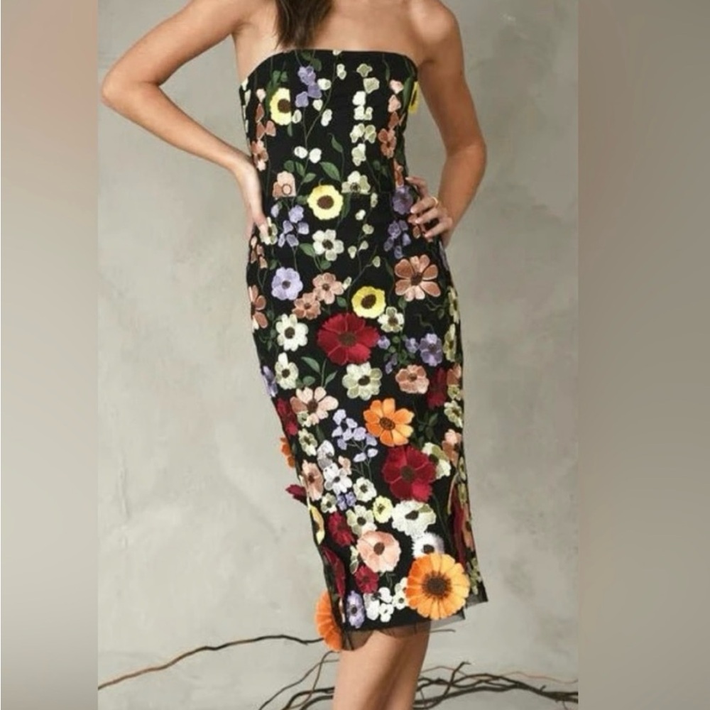Adelyn Rae Strapless 3D. Floral Dress NWT Size Medium 🔥